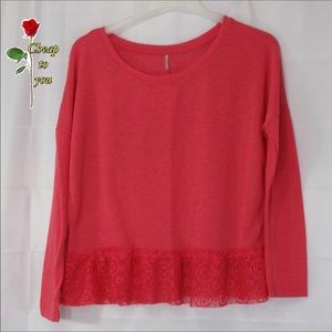 TRESICS LONG SLEEVE W/LACE TOP SIZE MEDIUM